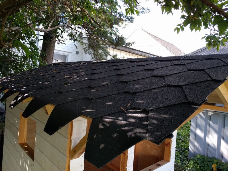 Black singles on the roof, 21mm underlying panel