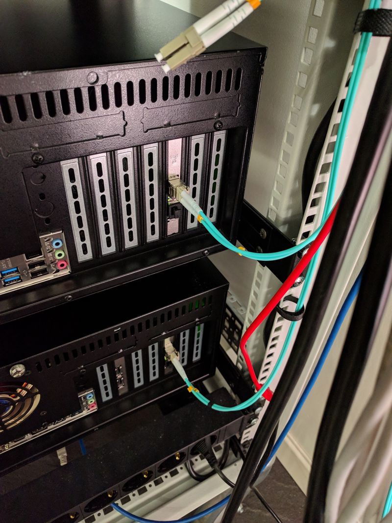 Two servers with 10 Gbit multi-mode fiber connected
