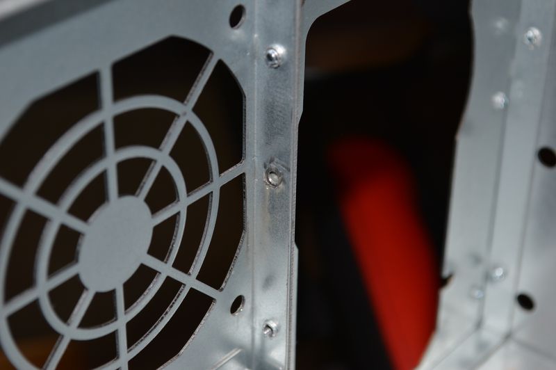 I had to grind down this screw thread to fit the 80mm Noctua fan