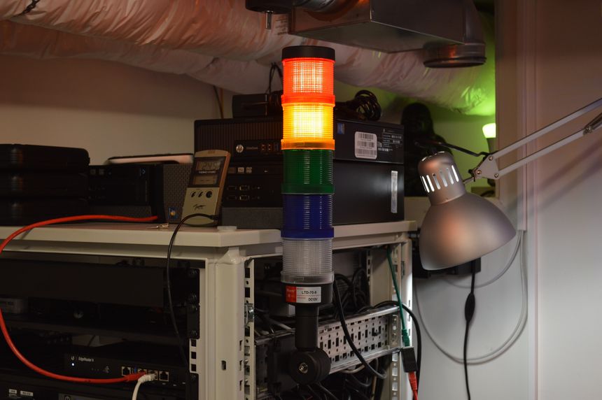Stack lights for Alertmanager using Raspberry Pi