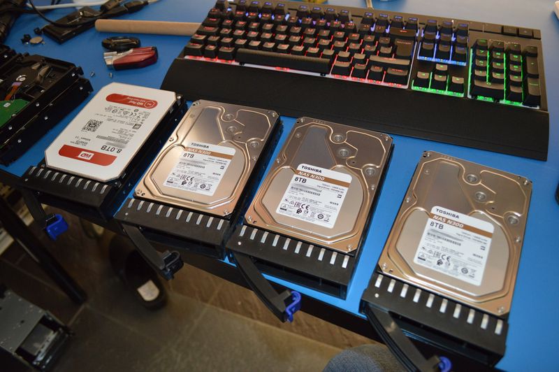 Four disks in hot swap trays