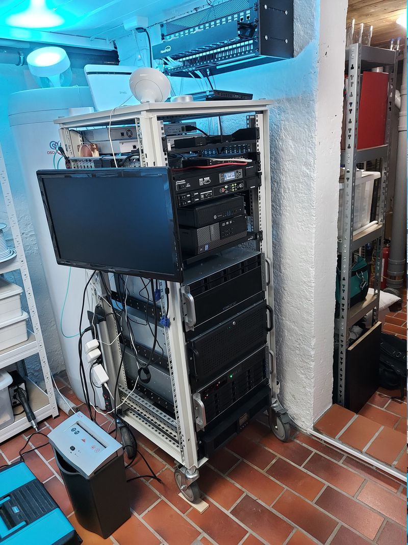 Homelab server rack