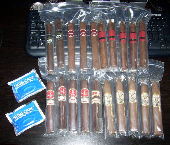 Cigars in 5 finger bags