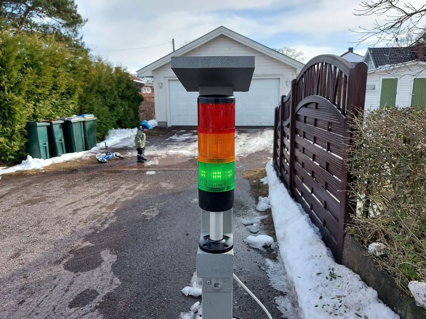 Kids traffic light, with Raspberry Pi Zero W