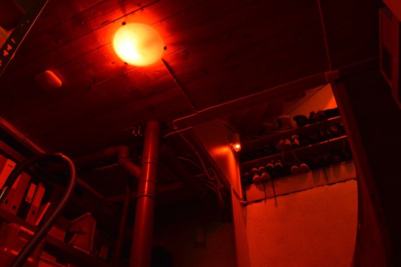 Red ceiling and stairway lights (ƒ/11, 1s, ISO800)