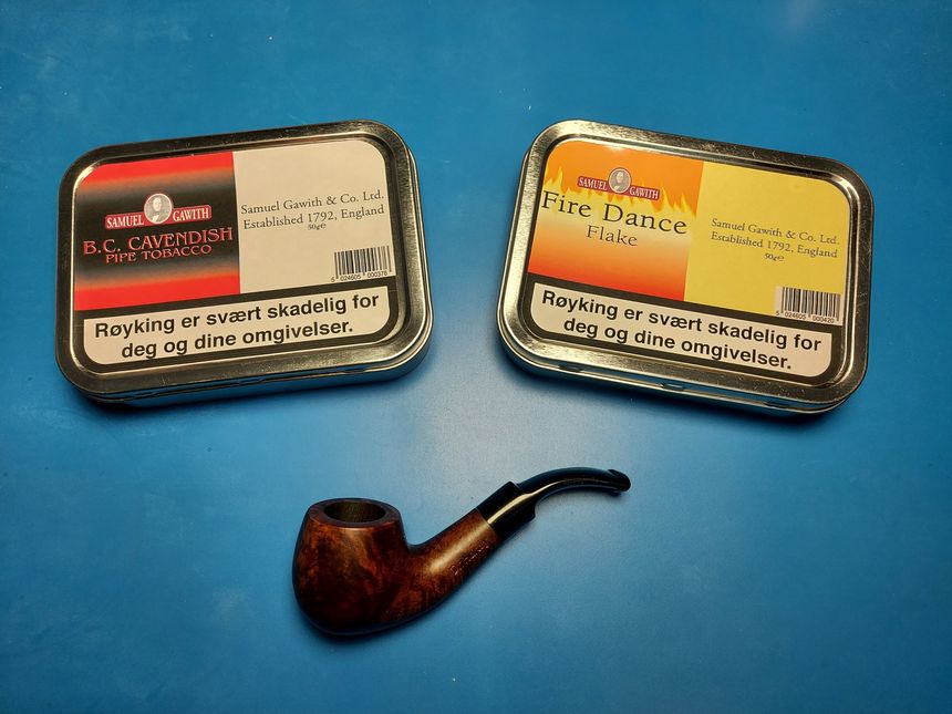 New tiny pipe — and more pipe tobacco